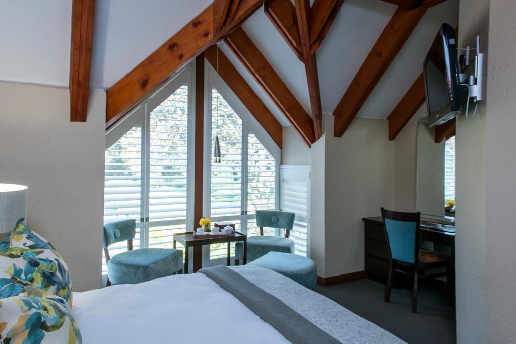 River Meadow Manor Центурион Екстериор снимка