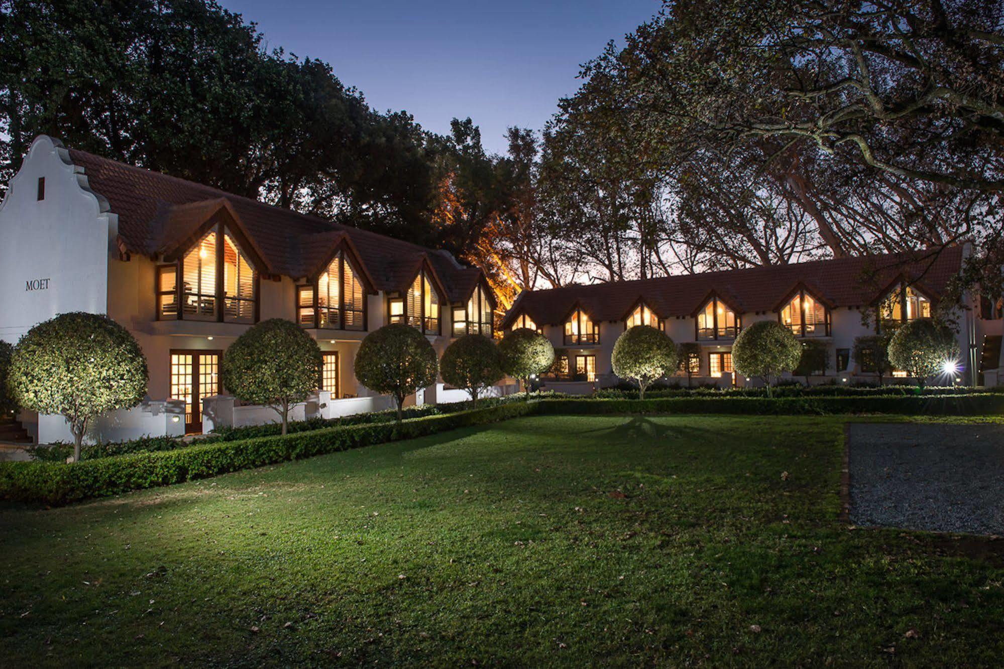 River Meadow Manor Центурион Екстериор снимка