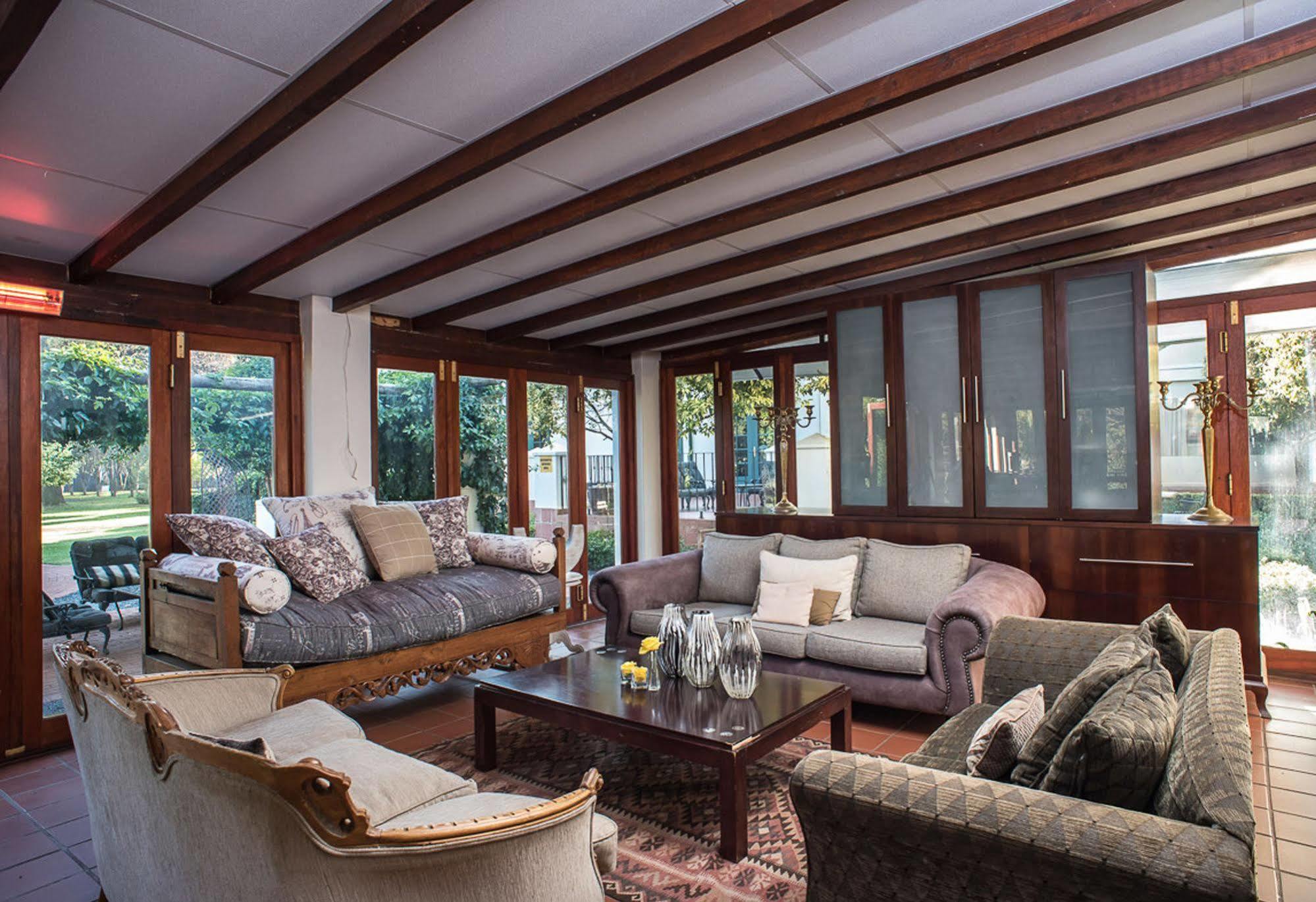 River Meadow Manor Центурион Екстериор снимка