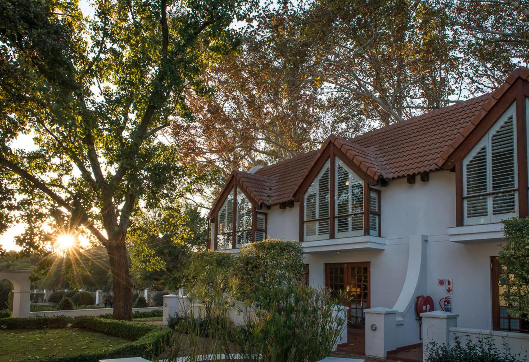 River Meadow Manor Центурион Екстериор снимка
